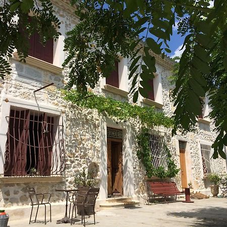 Mas Moineau Panzió Mézoargues Kültér fotó